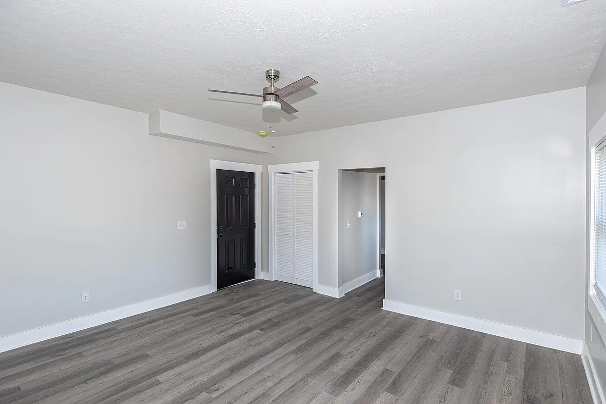 Building Photo - 5143 E Washington St #102