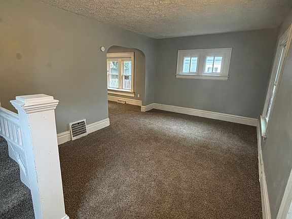 2nd image of 1053 Fairbanks Pl