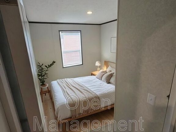 4th image of 511 E 1st St Unit 70