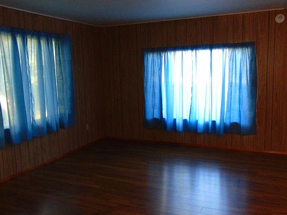 2nd image of 3630 Oak Dr