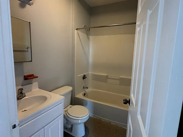 1057 E Main St #11 — Photo 3