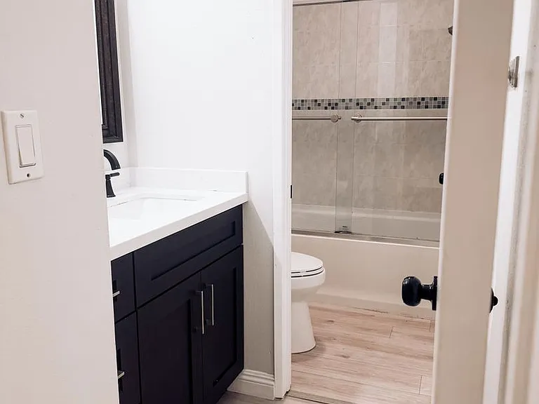 3476 Del Amo Blvd — Photo 18
