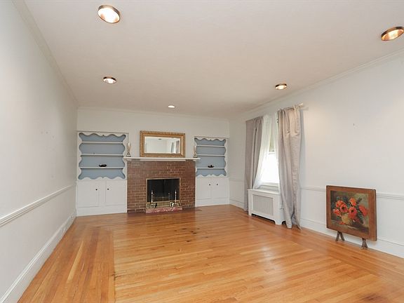 4th image of 83 Kimberly Ave