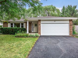 63 S Pershing Ave, Mundelein, IL 60060