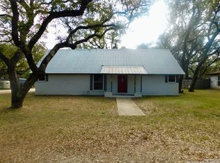 30 CRESTLINE DR, Pleasanton, TX 78064