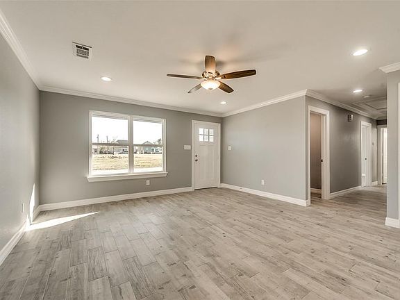 3rd image of 2308 Bourland St