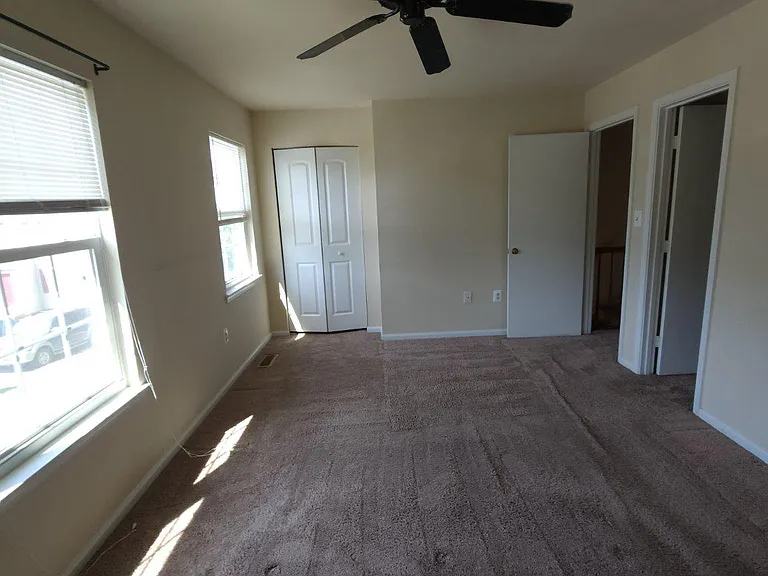 210 Windsor Ridge Ct — Photo 8