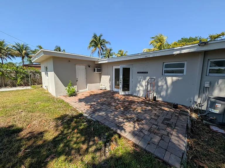 180 Penn Way — Photo 40