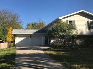 512 Carlyle Ln, Bolingbrook, IL 60440