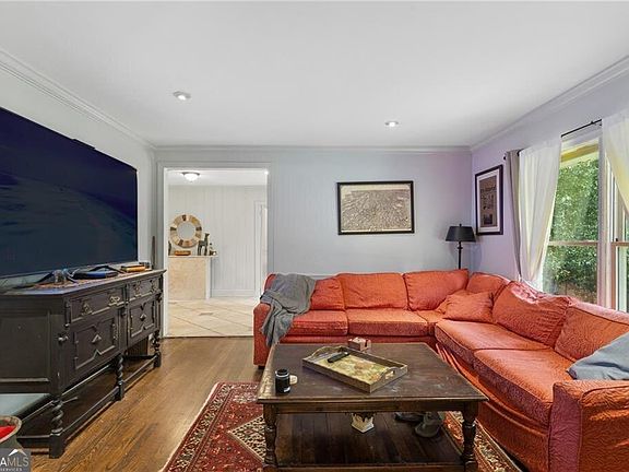 5th image of 1191 W Wesley Rd NW