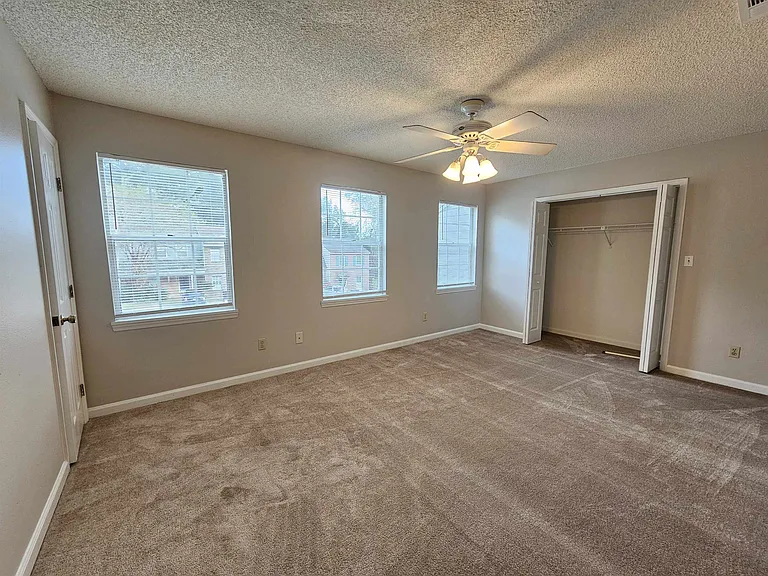 2388 Gregory Dr — Photo 31