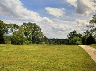 445 River Pointe Cir NE, Charleston, TN 37310