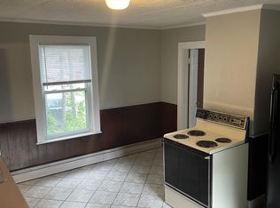 121 Riverside Dr APT 2, Auburn, ME 04210