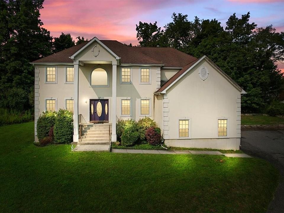 1st image of 10 Kasch Court