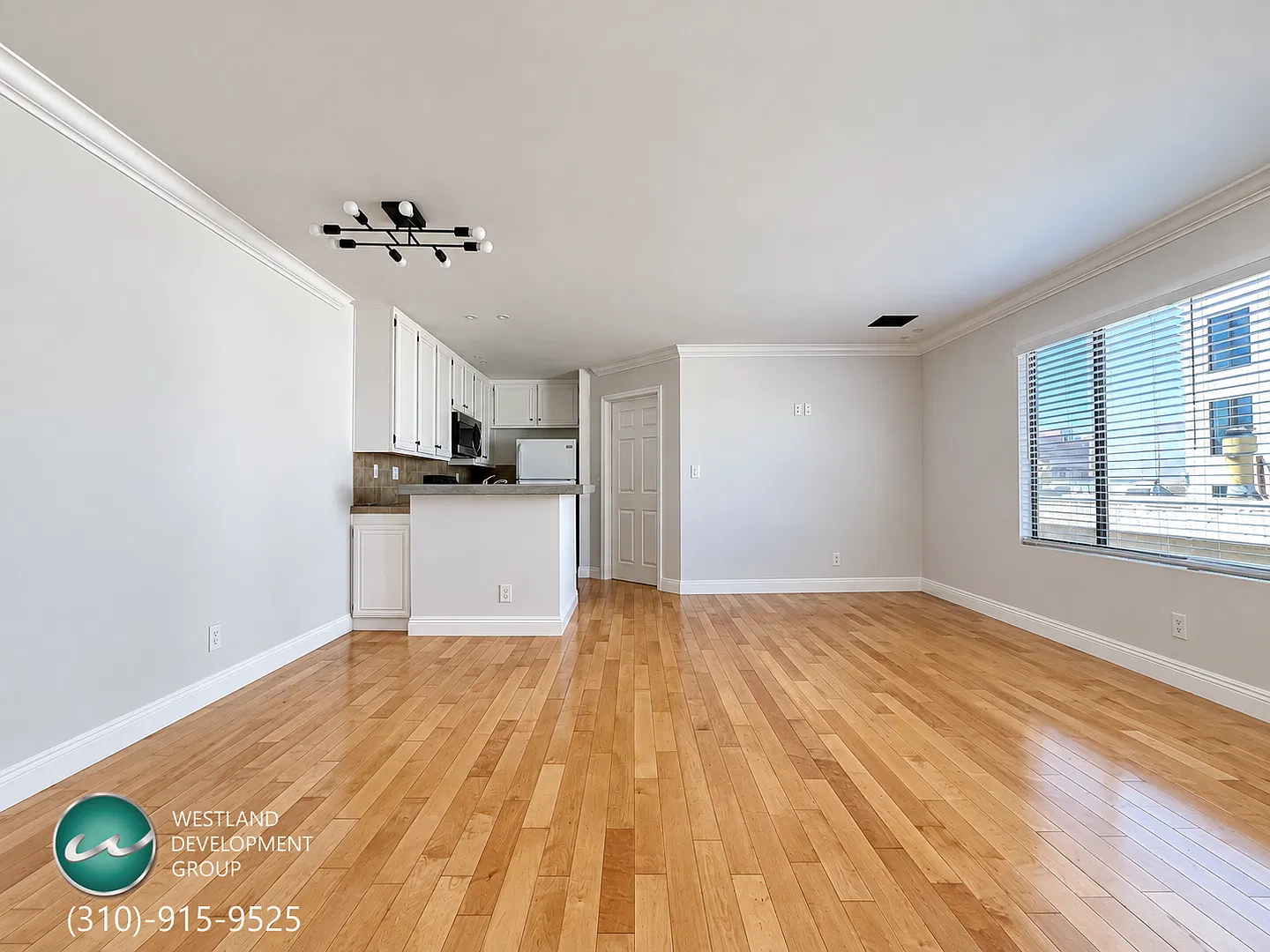 1540 Brockton — Photo 3