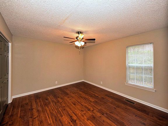4th image of 841 Heritage Cir