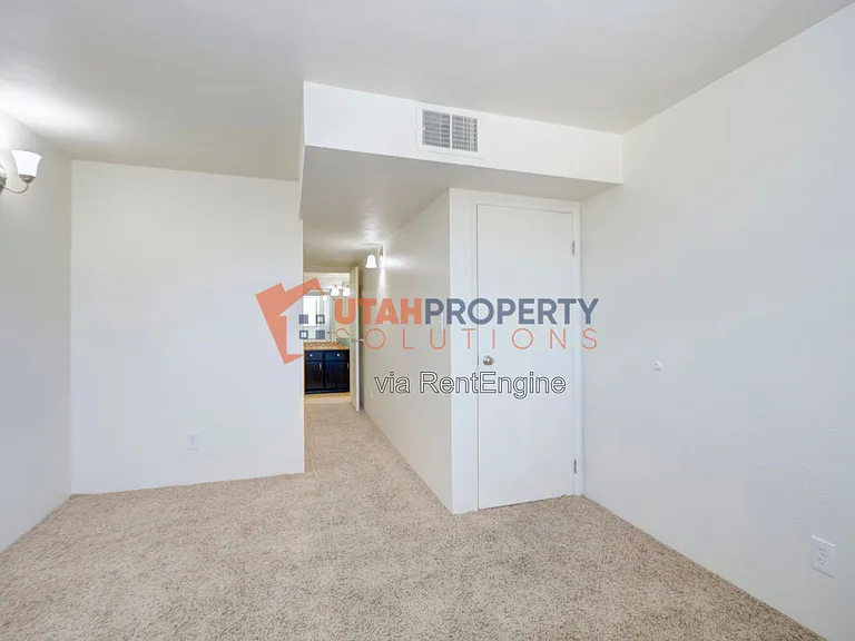 1180 S Foothill Dr #733 — Photo 12