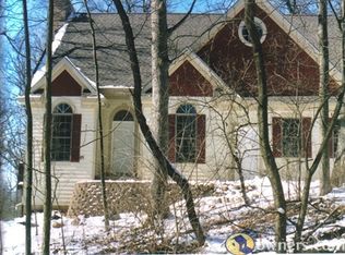 811 Woodland Dr, Woodstock, IL 60098