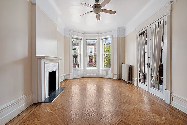 1st image of 679 Park Pl