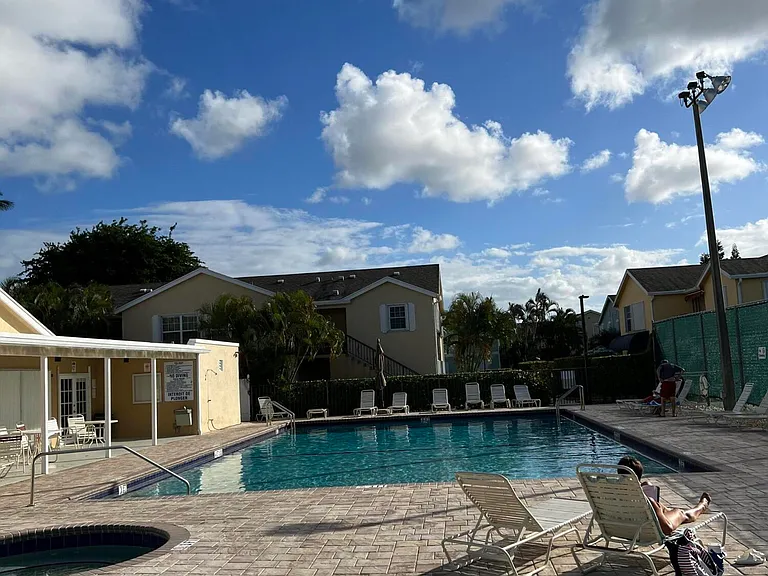 647 Waterside Dr — Photo 18