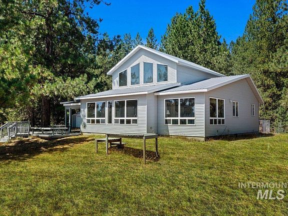 2nd image of 111 Ranch Cir