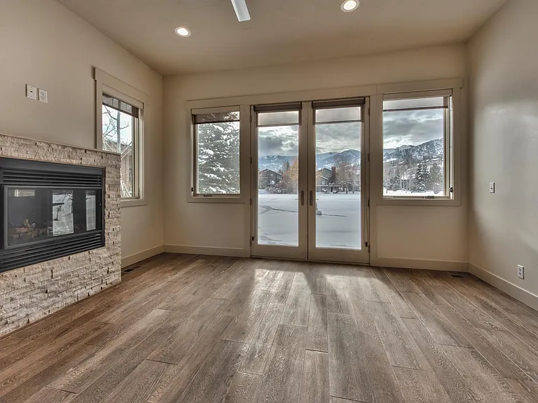 4879 Silver Springs Dr — Photo 15