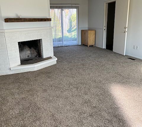 4th image of 1017 Hollendale Dr
