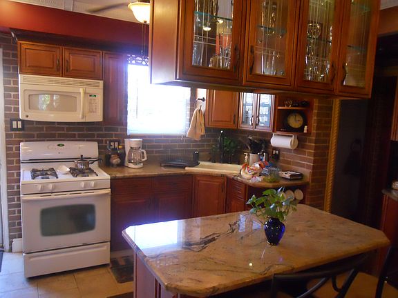 5th image of 2361 19th St