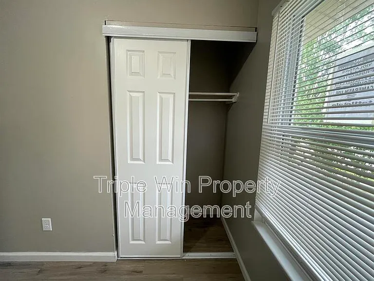 1725 Orletto Way — Photo 24