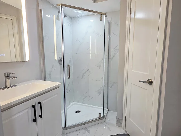 3756 Stewart Ave #BASEMENT — Photo 9