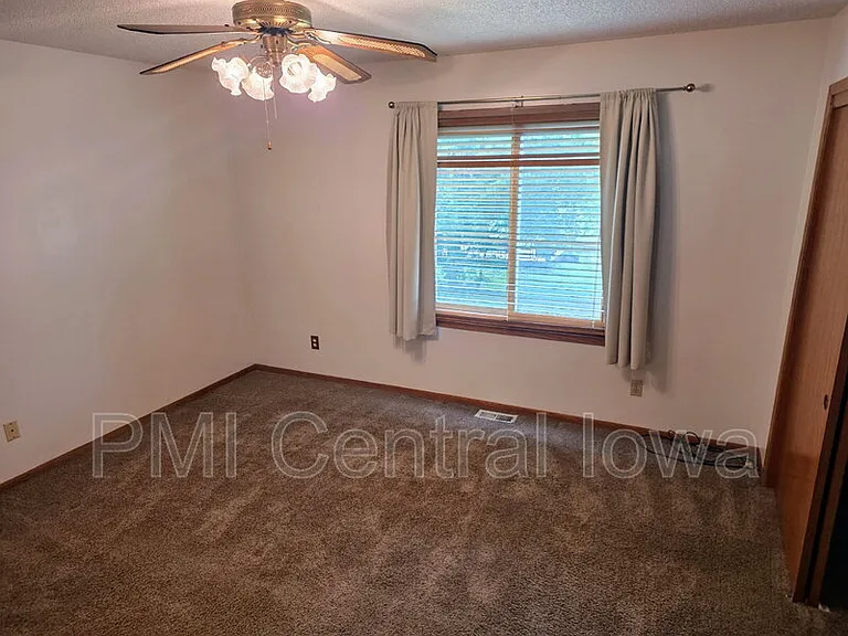 5310 Brookview Dr — Photo 14