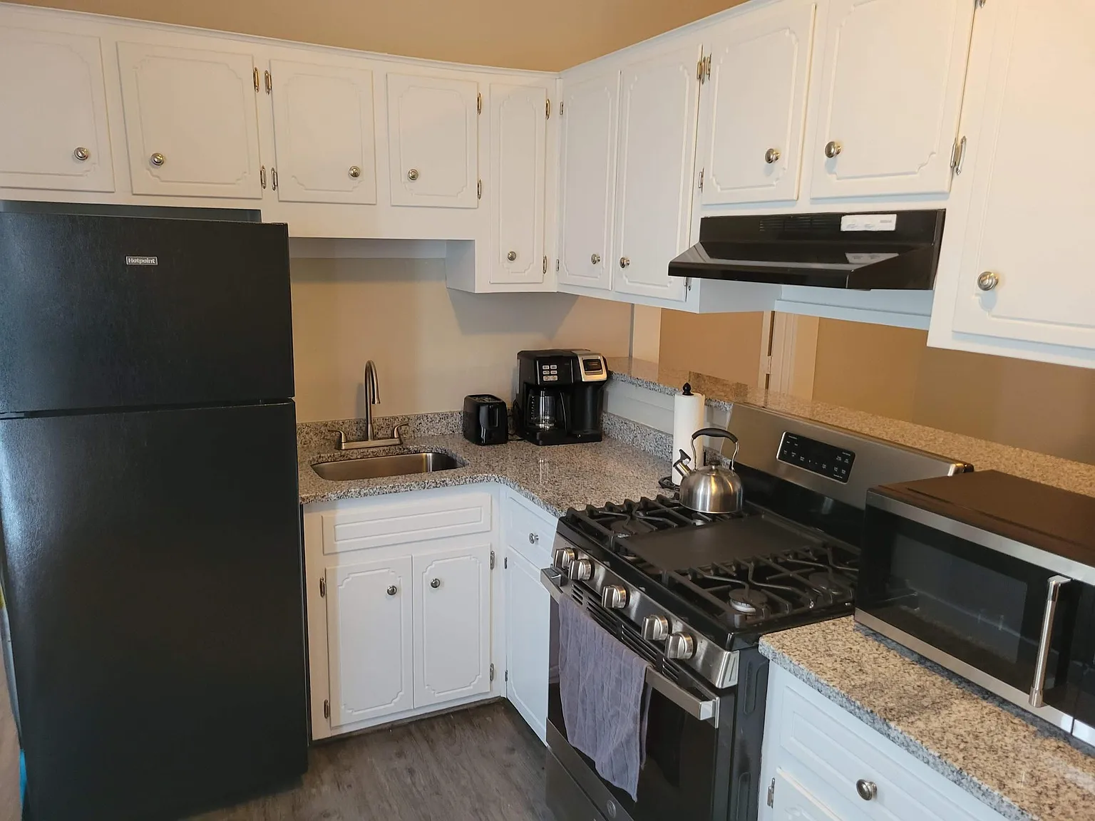 246 Ellis St — Photo 4
