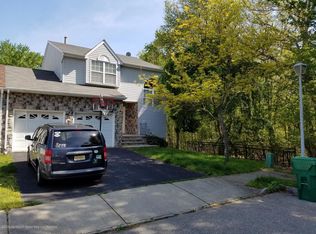 52 Skylark Ct, Marlboro, NJ 07746