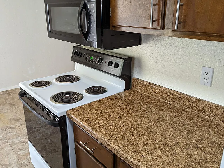 3313 Turnabout Loop — Photo 8
