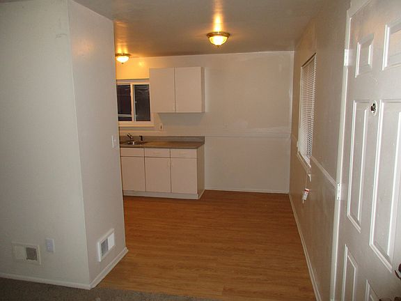 4th image of 1035 Meadowlawn Dr
