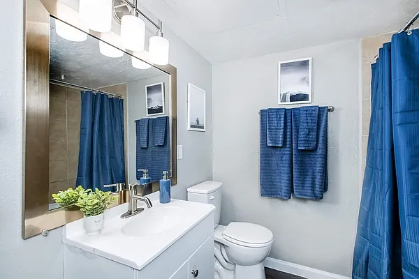 Sierra Heights Apartments — Photo 15