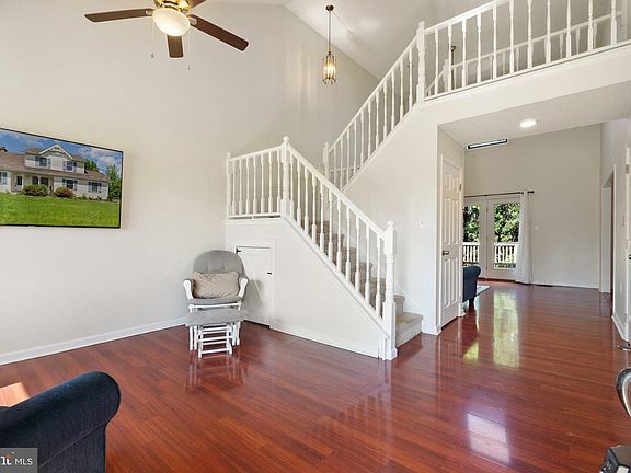 4th image of 50 Maplewood Ct