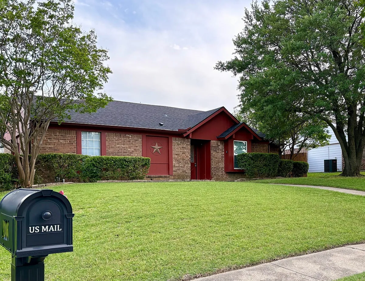 Building Photo - 1206 High Valley Dr