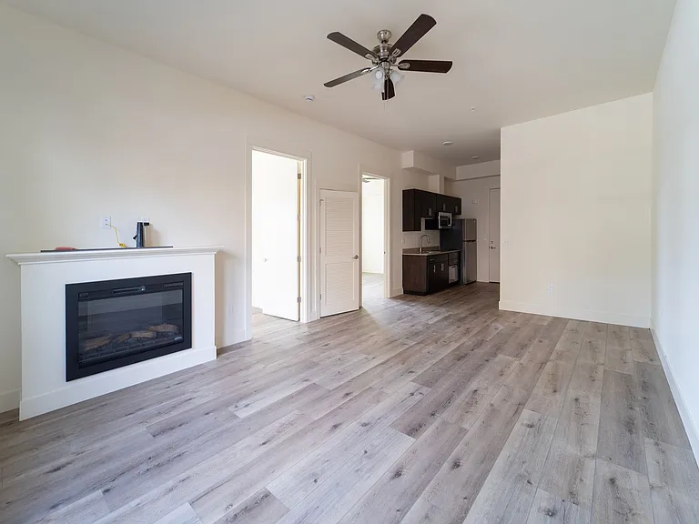 Capitol Hill Apartments — Photo 37