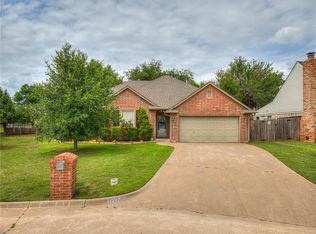 11217 NW 110th St, Yukon, OK 73099