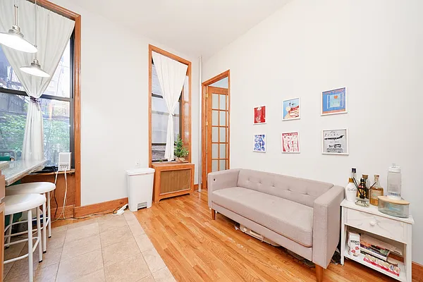 Rented by Living New York | media 25