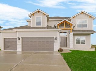 10505 N Flora Ave, Kansas City, MO 64155