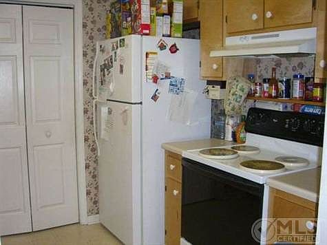 5th image of 5095 E Place S
