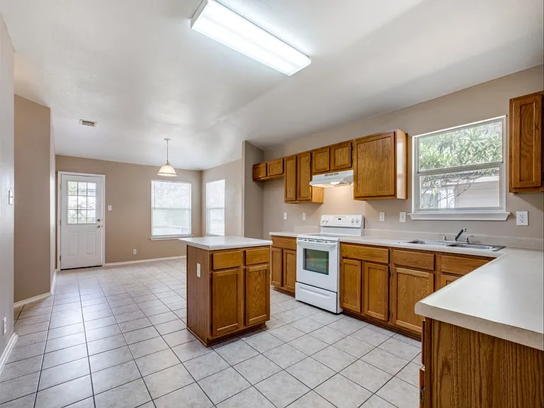611 Granite Clf — Photo 5