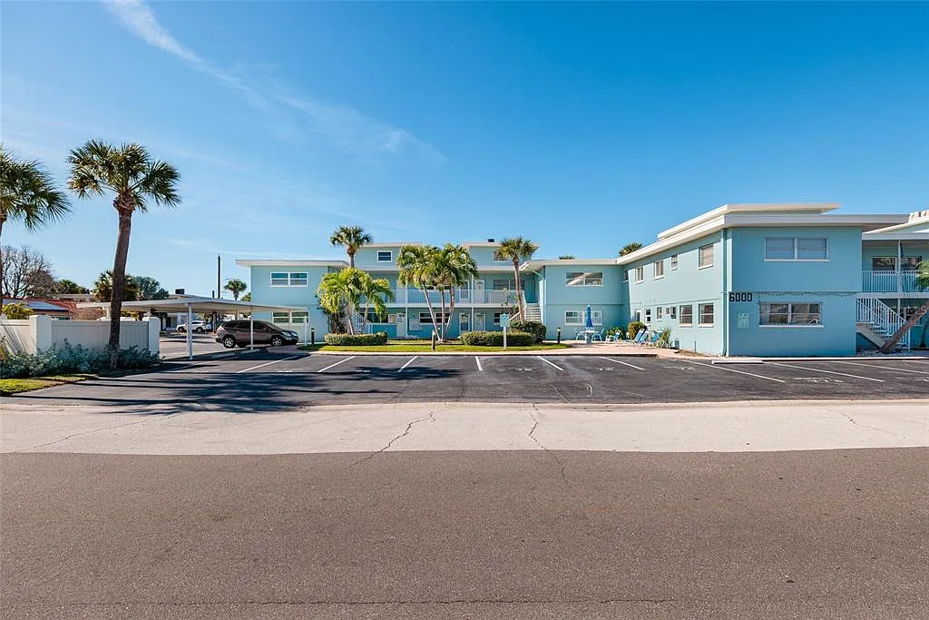 2 bed, 2.0 bath, 1040 sqft, $2,200 — Photo 1