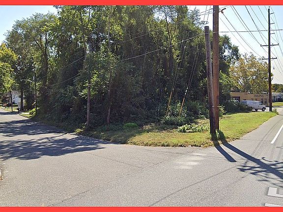 2nd image of N Evergreen Ave