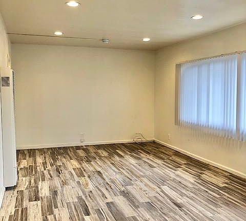 5th image of 1318 W 90th St #A