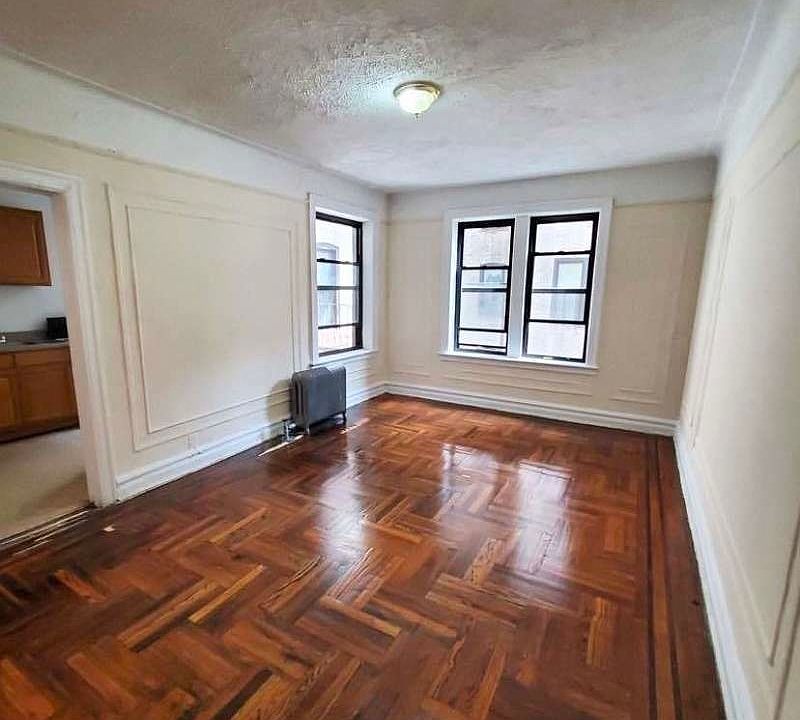 1st image of 19 E 18th St #B7