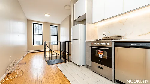 147 9th St #1L Photo 1