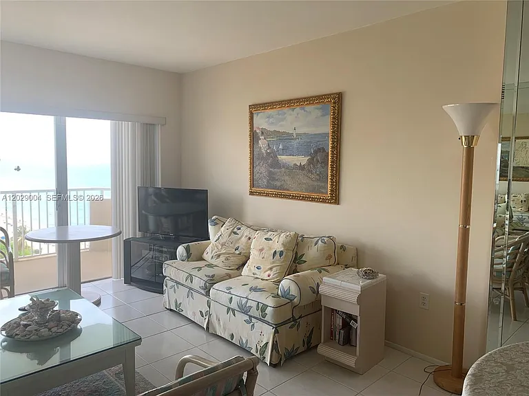 1950 S Ocean Dr #12M — Photo 4